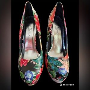 Hot Tomato floral print heels, size 8M